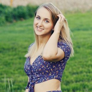 Meet your Posher, Carly